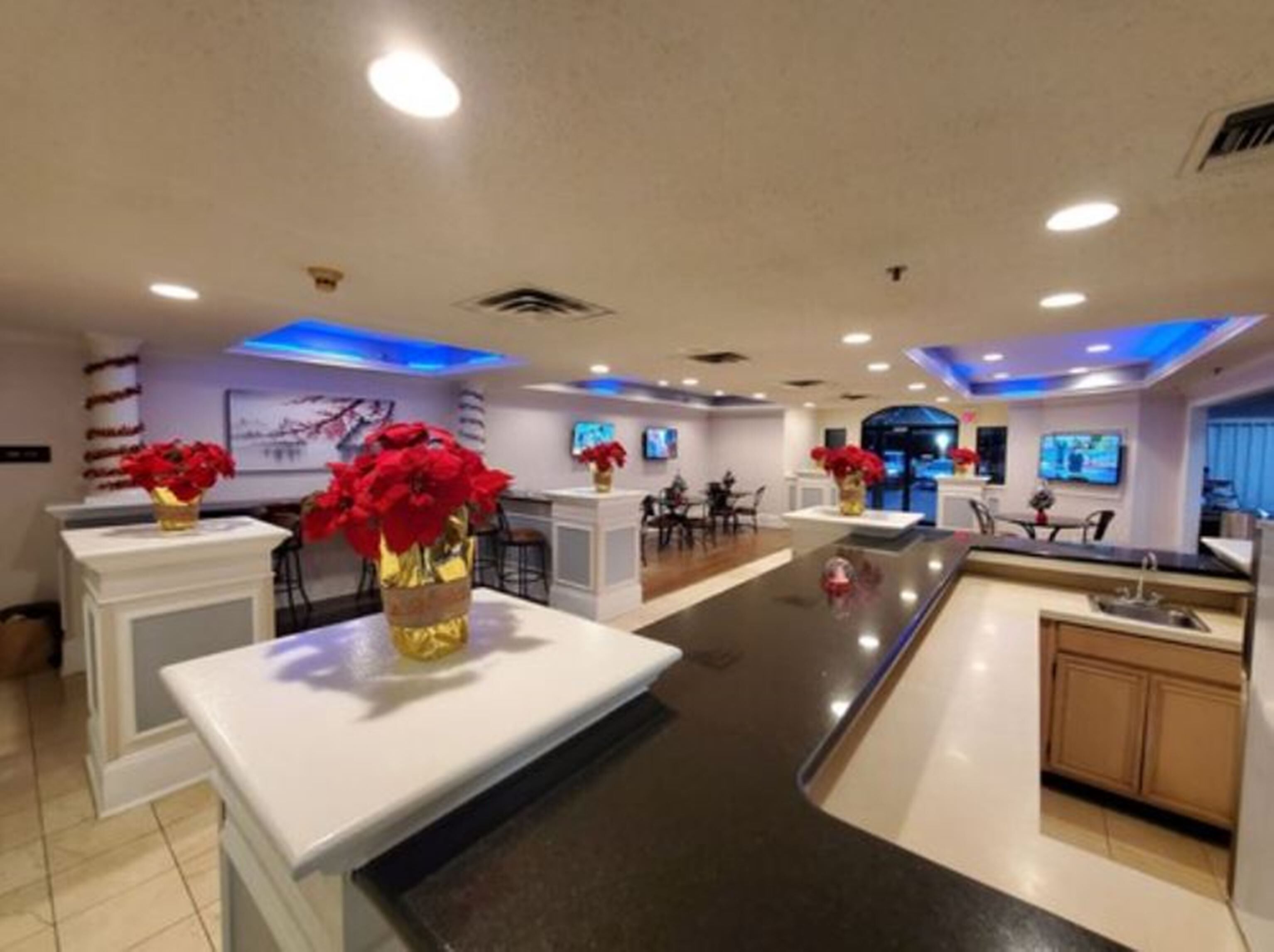 free daily self-service breakfast