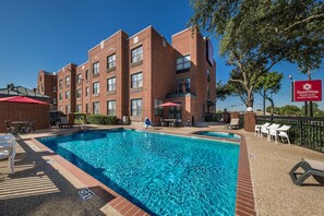 Outdoor pool, open 8:00 AM to 11:00 PM, pool loungers - Comfort Suites Plano East - Richardson (Plano)