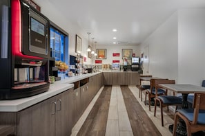 Free daily buffet breakfast  - Best Western Plus Riviera (Menlo Park)