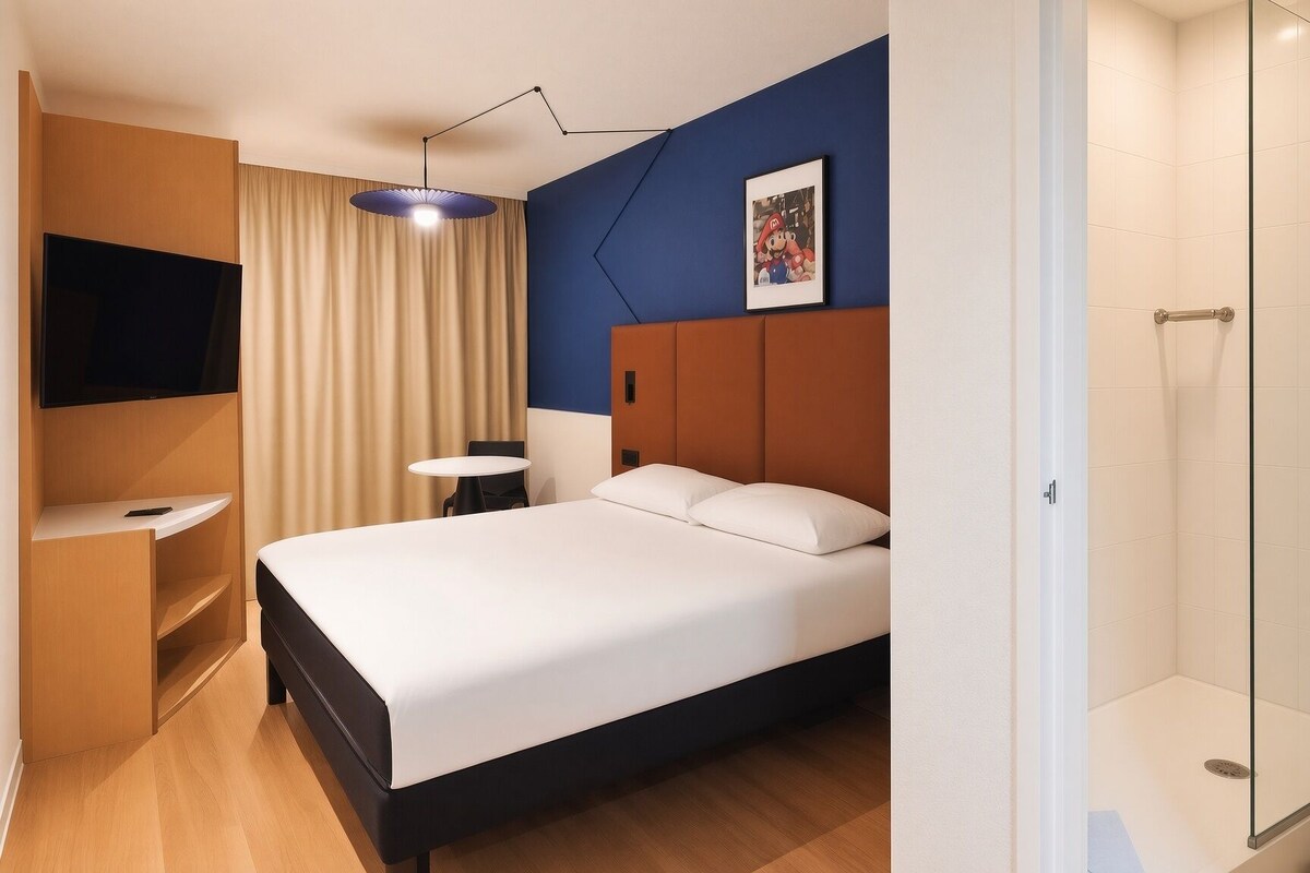 Standard Double Room, 1 Double Bed | Premium bedding, pillowtop beds, desk, blackout drapes