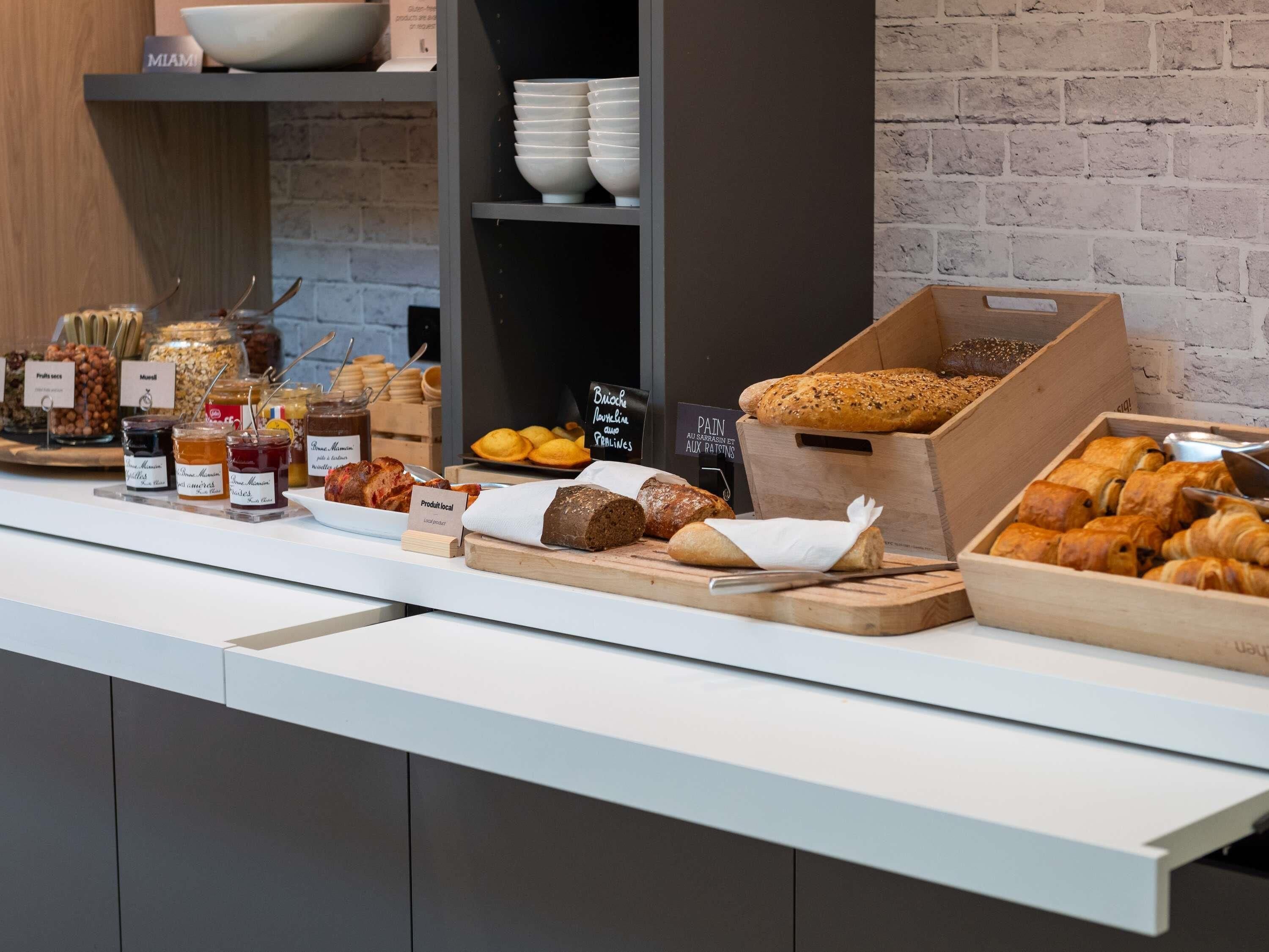 Daily buffet breakfast (EUR 12.90 per person)