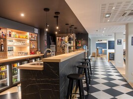 Bar (en el alojamiento)