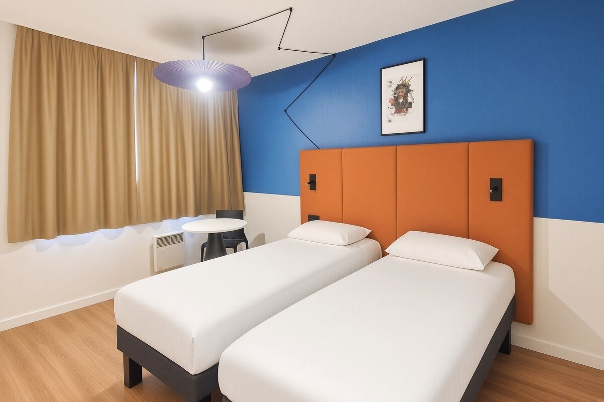 Standard Room, 2 Twin Beds | Premium bedding, pillowtop beds, desk, blackout drapes