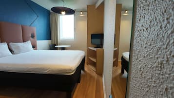 Standard Double Room, 1 Double Bed | Premium bedding, pillowtop beds, desk, blackout drapes