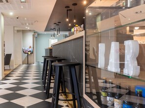 Bar (on property) - ibis Lyon Est Bron (Bron)