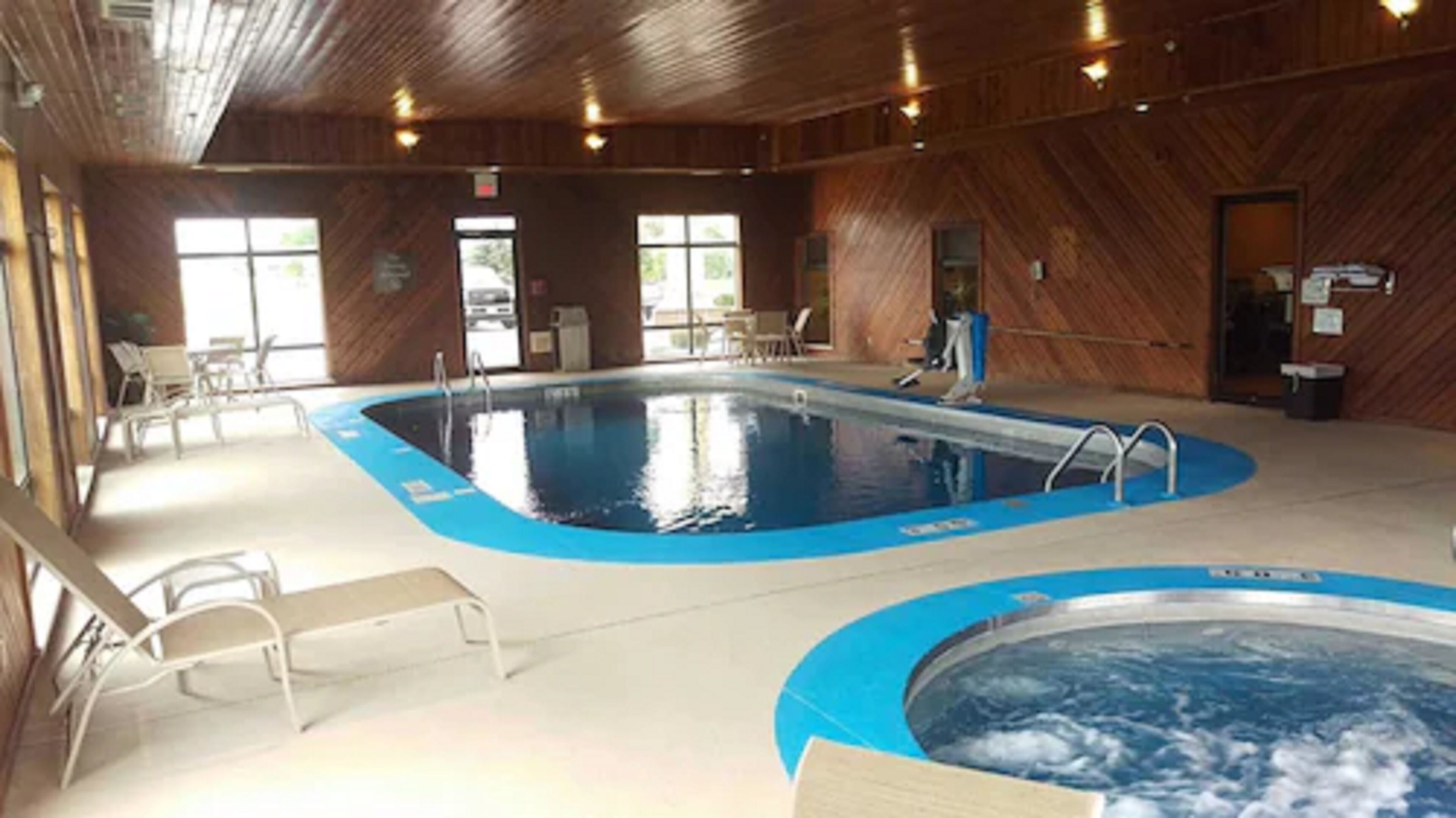 indoor pool, pool loungers