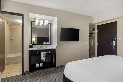 Best Western Plus Jonesboro Inn and Suites