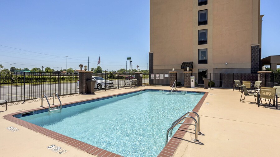 Best Western Plus Jonesboro Inn and Suites