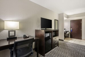 标准房, 2 张大床, 无烟房, 冰箱和微波炉 | 高档床上用品、办公桌、笔记本电脑工作区、熨斗/熨衣板