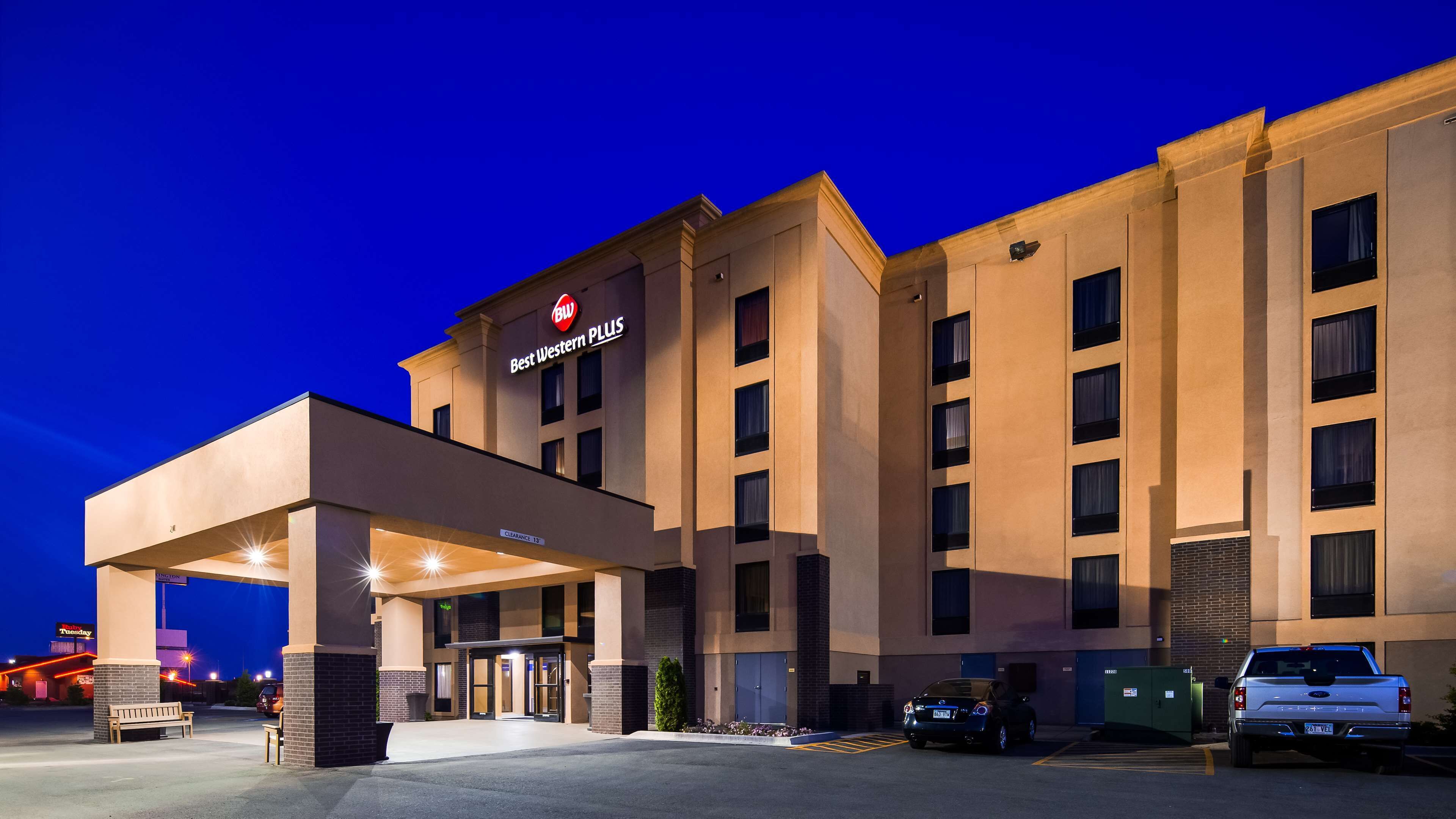 luxury hotels in Jonesboro, Ar