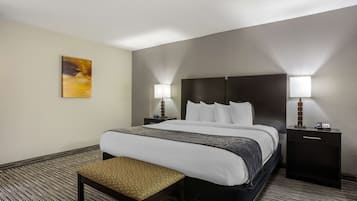 Suite, 1 Tempat Tidur King, Bebas Asap Rokok, lemari es & microwave | Seprai premium, meja kerja, dan ruang kerja ramah laptop