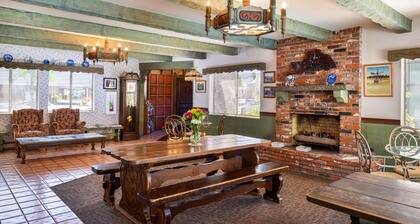 Svendsgaard's Danish Lodge Americas Best Value Inn