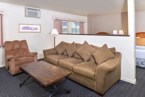 Habitación Deluxe, 1 cama King size | Ropa de cama de alta calidad, edredón, wifi gratis y ropa de cama 