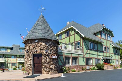 Svendsgaard's Danish Lodge Americas Best Value Inn