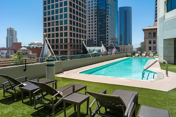 Outdoor pool, pool umbrellas at The Westin San Diego Bayview