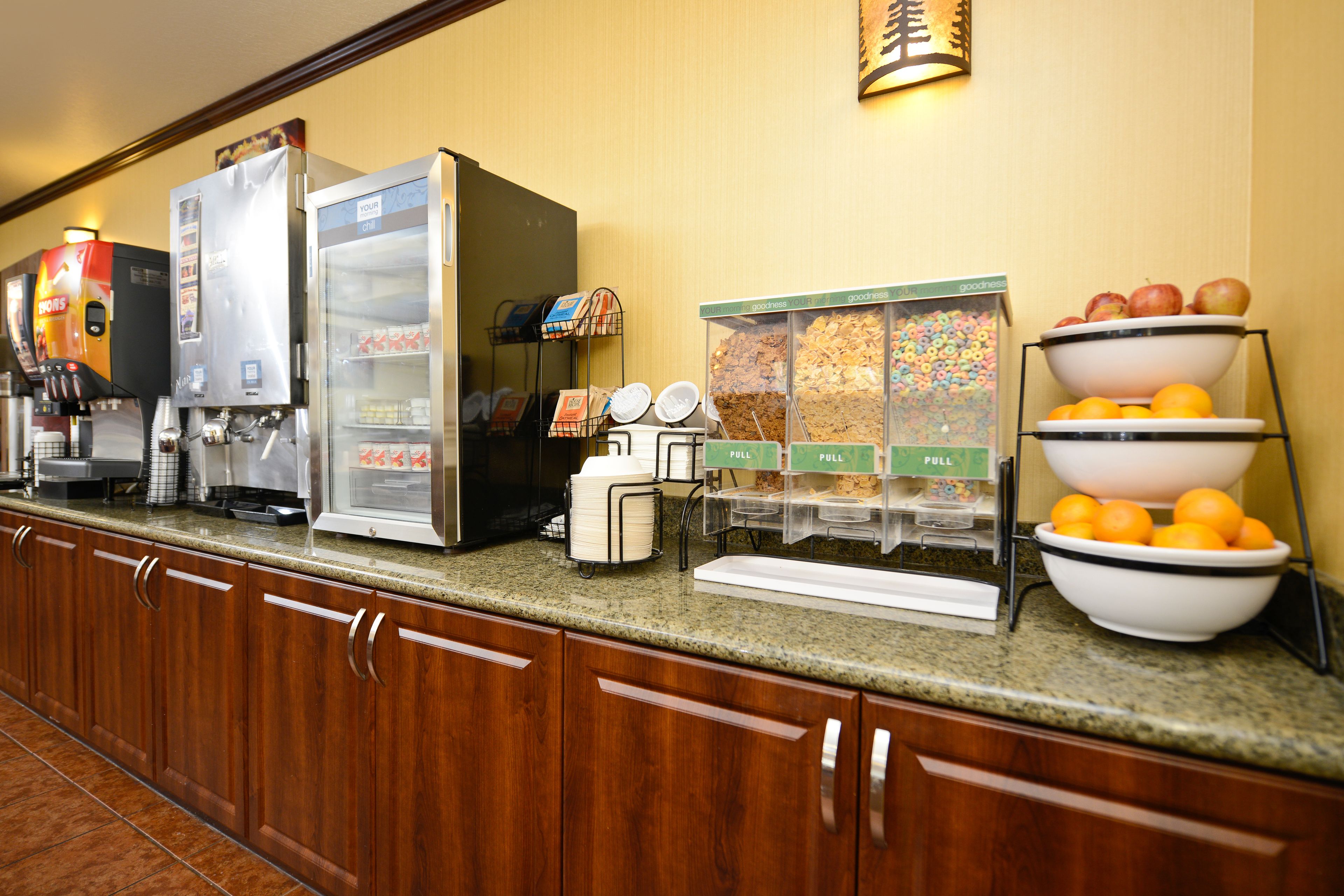 free daily continental breakfast