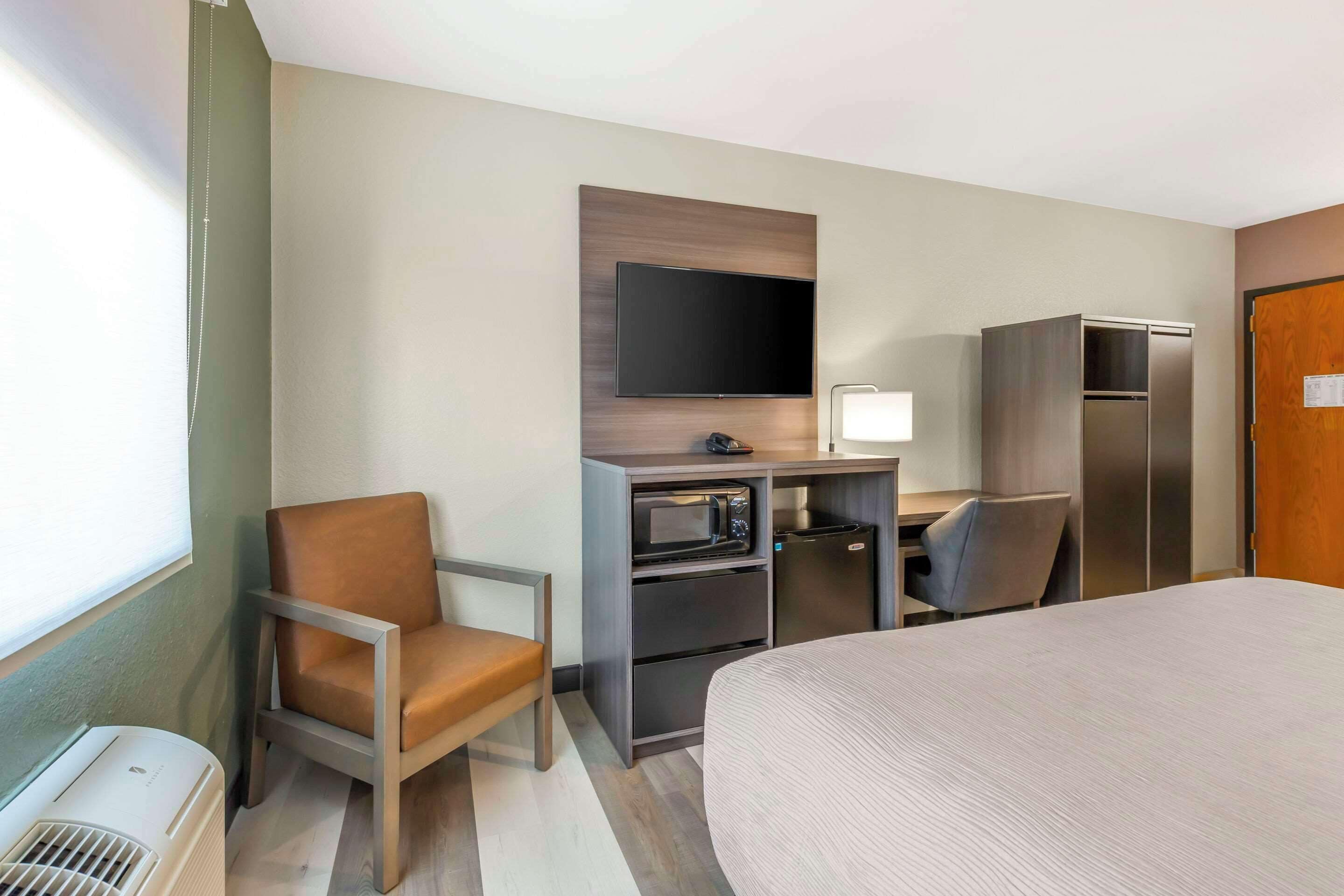 pillow-top beds, in-room safe, desk, blackout curtains