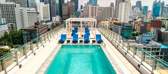 Radisson Hotel Chateau de Bangkok