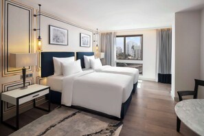 Junior Suite | セーフティボックス (室内)、遮光カーテン、アイロン / アイロン台、ベビーベッド (無料)