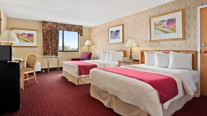 Desk, iron/ironing board, rollaway beds (surcharge), WiFi (free) - Oh St Joseph Resort Hotel (Pleasantville)