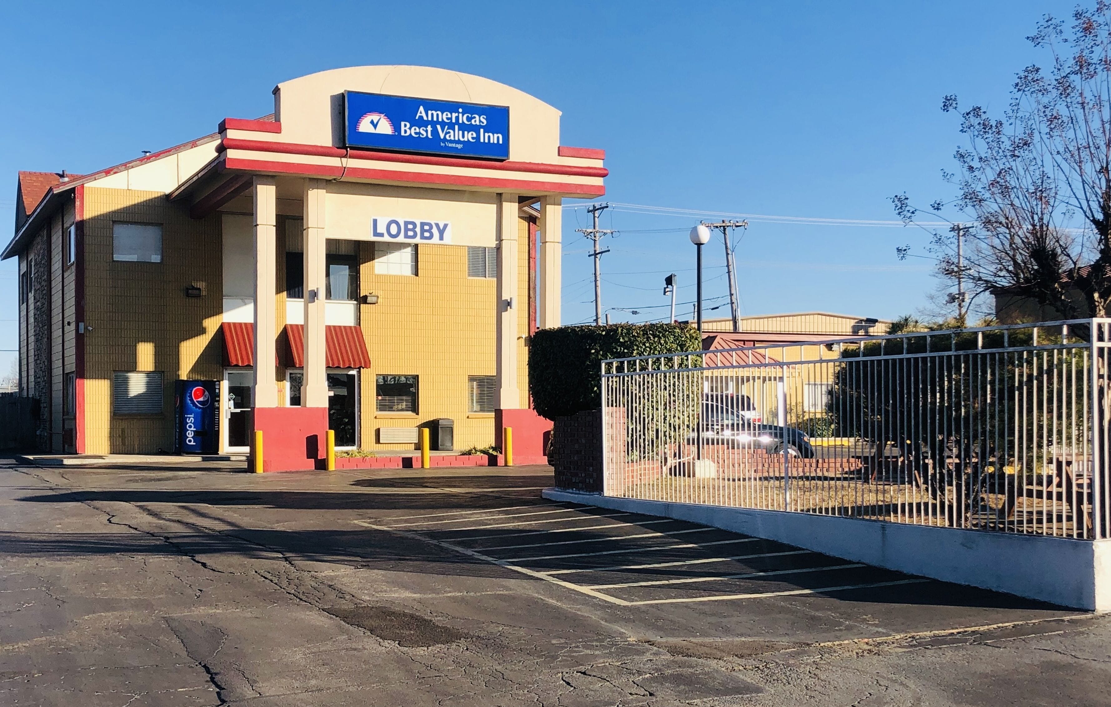 Photo - Americas Best Value Inn Tulsa I-44