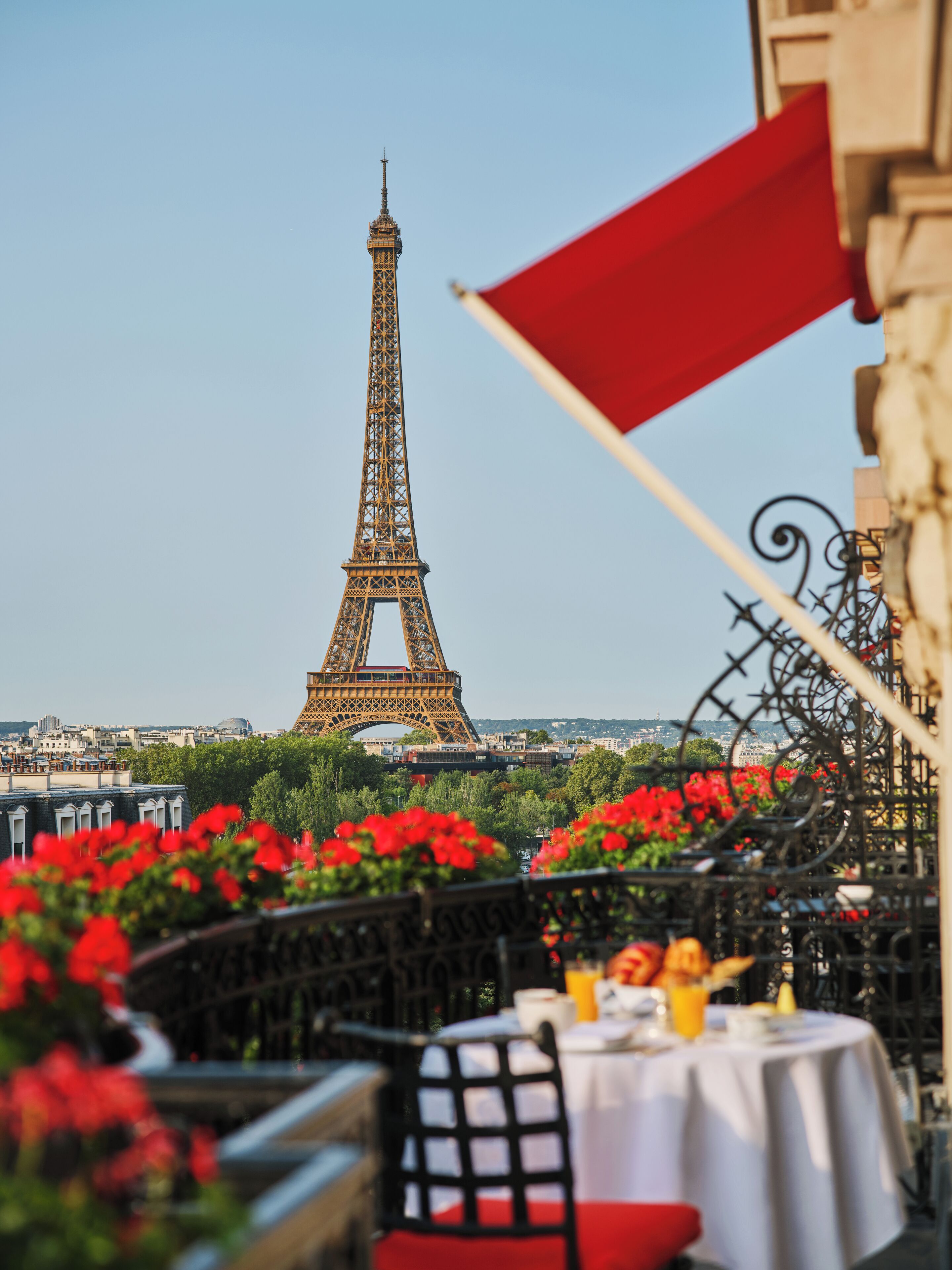 Suite Prestige Vue Avenue Montaigne avec Balcon | Vue de la chambre