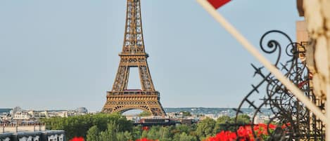 Suite Prestige Vue Avenue Montaigne avec Balcon | View from room