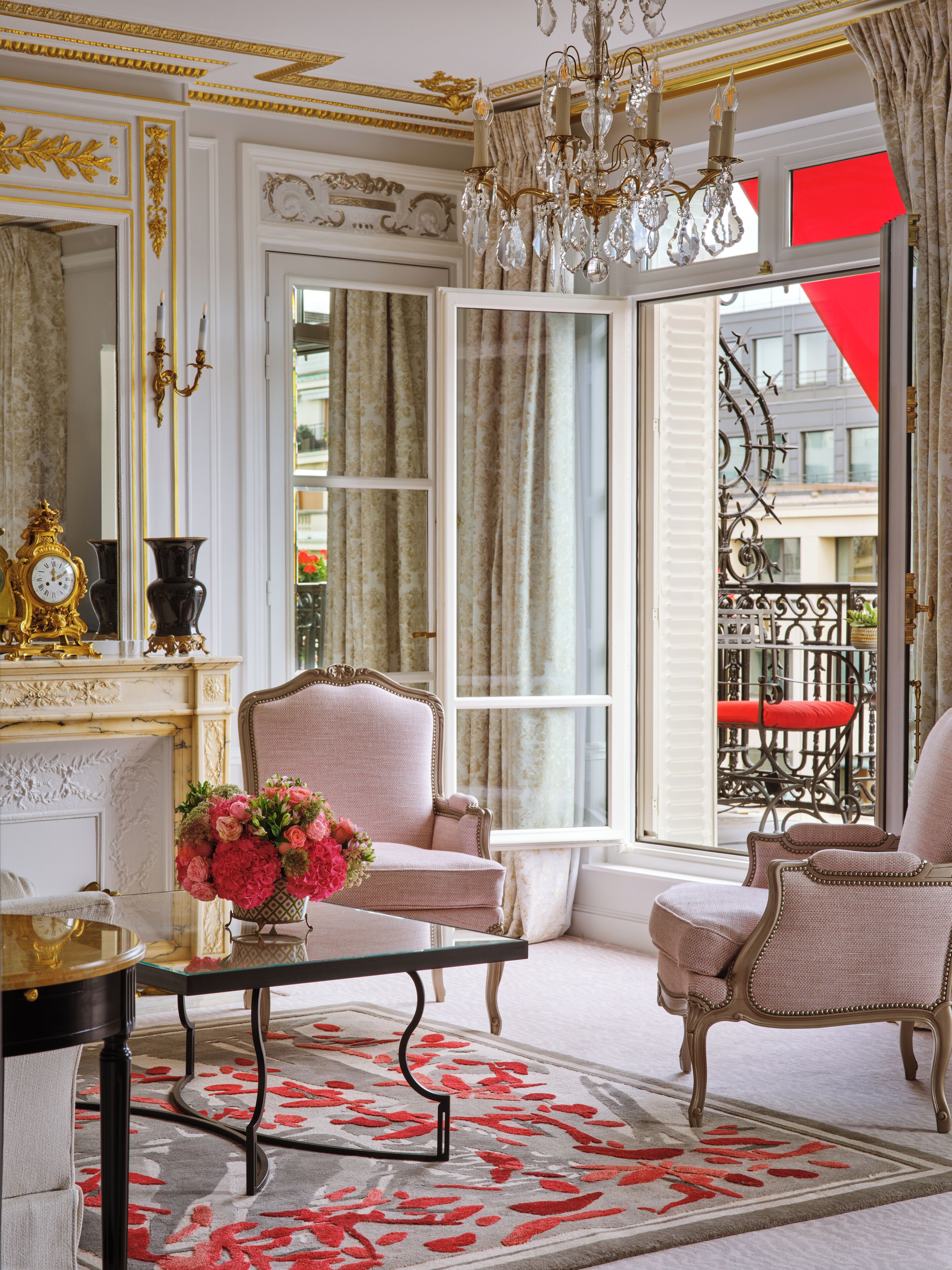 Suite Prestige Vue Avenue Montaigne avec Balcon | Sengetøy av topp kvalitet, senger med overmadrass og minibar