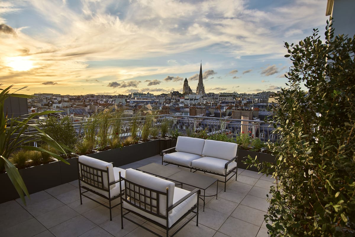 Suite Duplex avec Terrasse | Luxe beddengoed, pillowtop-bedden, een minibar, een kluis op de kamer