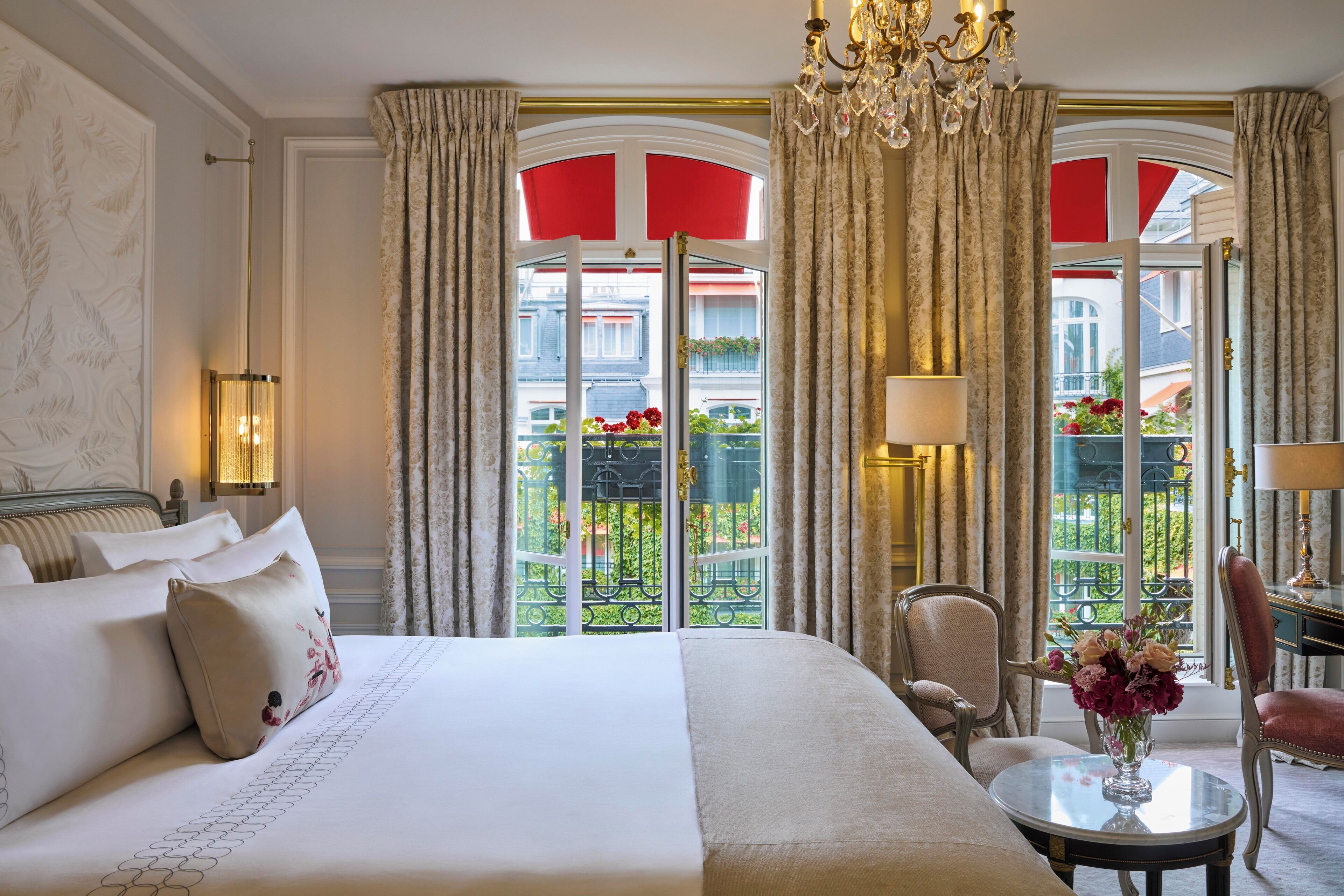 Kamar Deluks | Seprai premium, tempat tidur Select Comfort, minibar, dan brankas