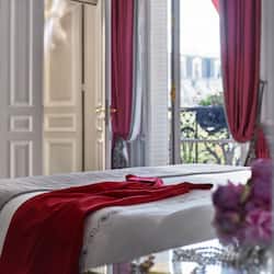 Suite (Haute Couture Eiffel Suite)