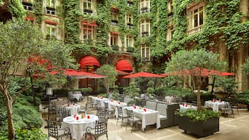 5 间餐厅,供应早餐、午餐和晚餐,法国菜