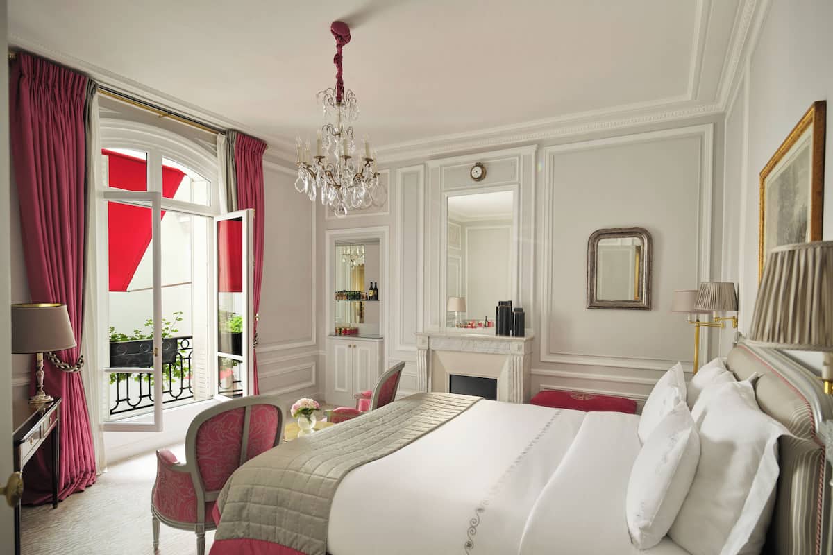 Superior kamer | Luxe beddengoed, pillowtop-bedden, een minibar, een kluis op de kamer