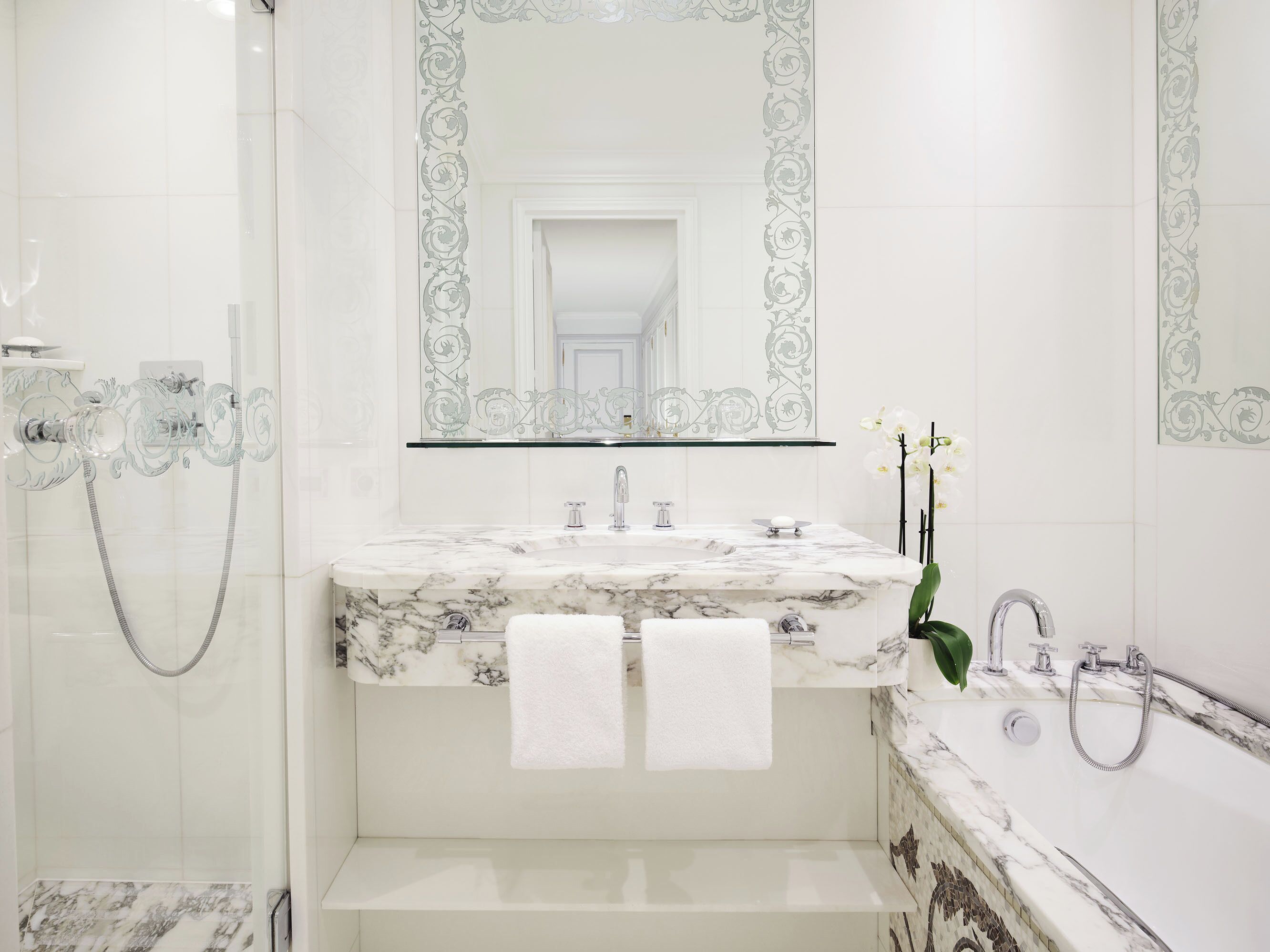 Photo - Hôtel Plaza Athénée - Dorchester Collection
