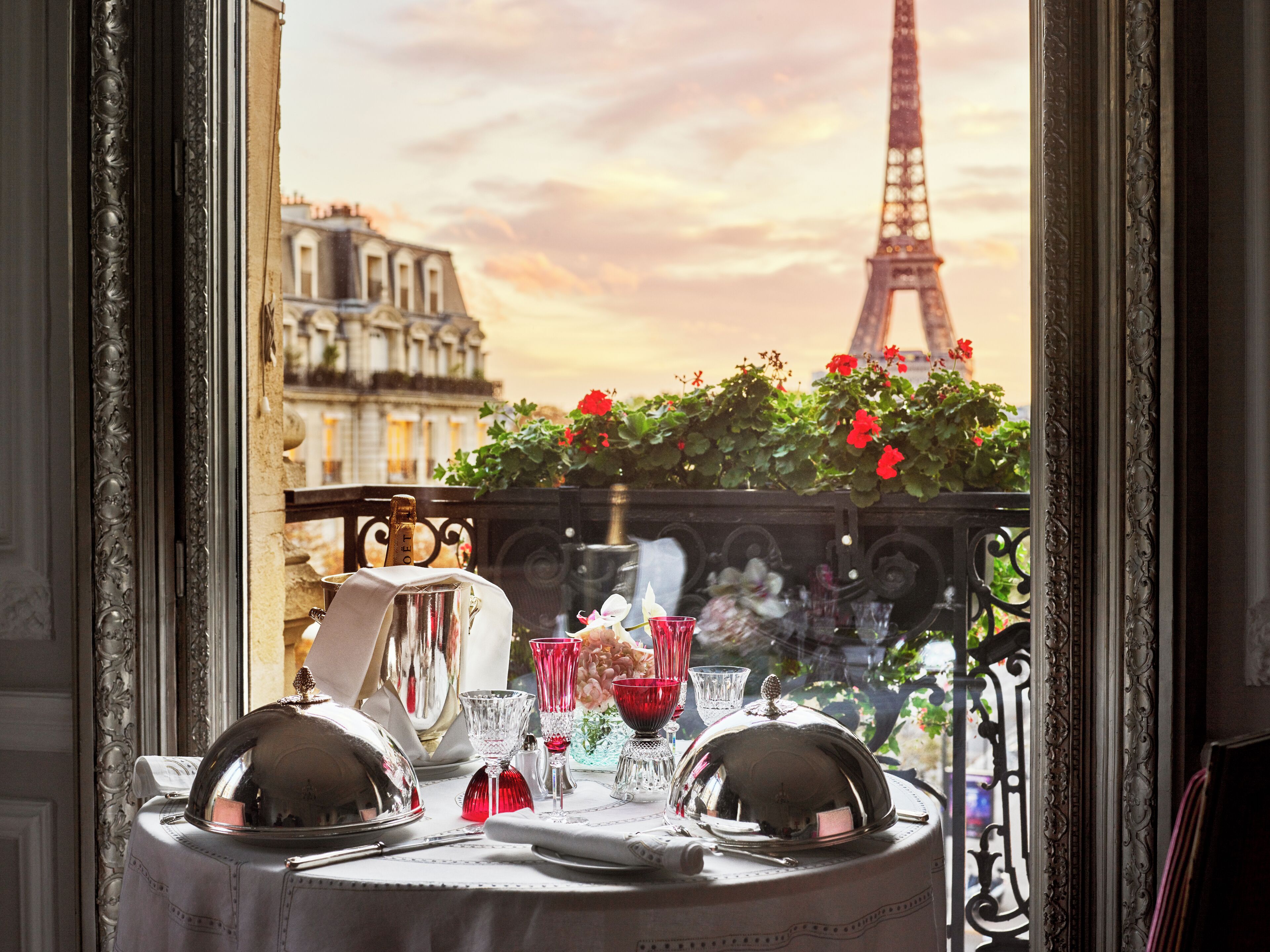 Suite Eiffel Haute Couture | City view