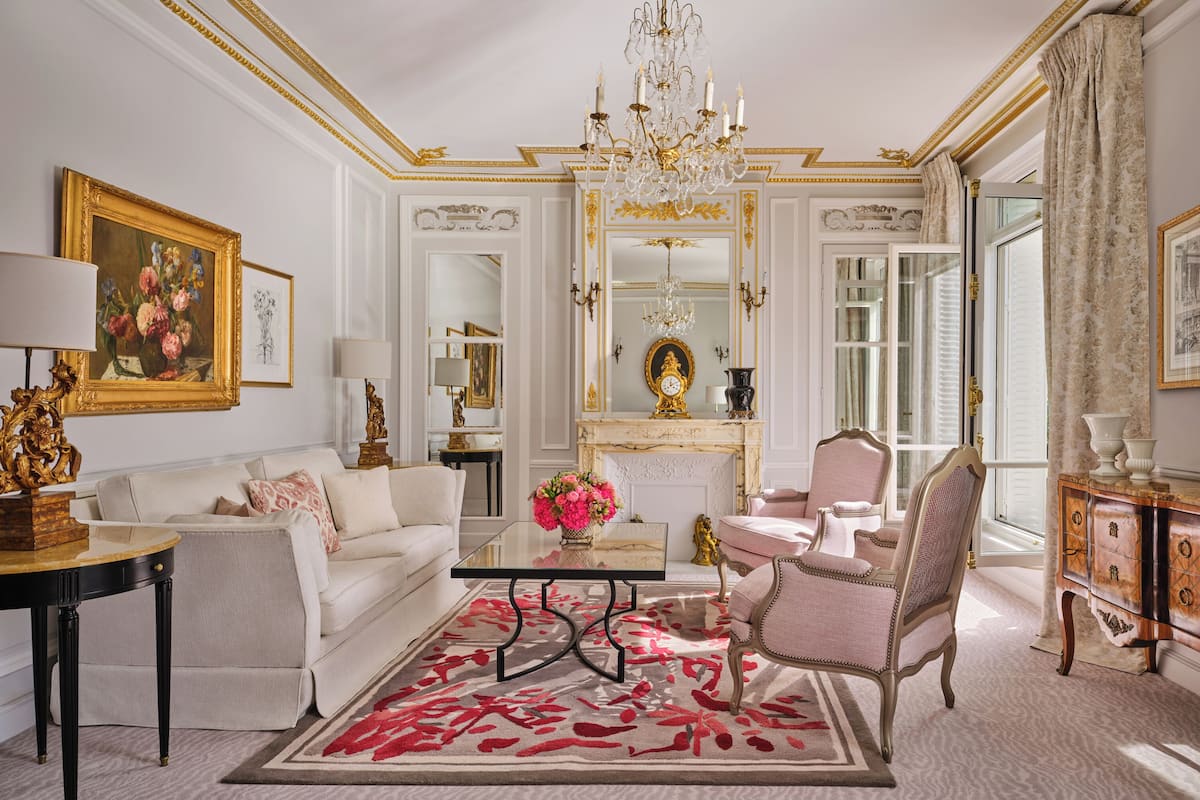 Suite Prestige Vue Avenue Montaigne avec Balcon | Sengetøy av topp kvalitet, senger med overmadrass og minibar