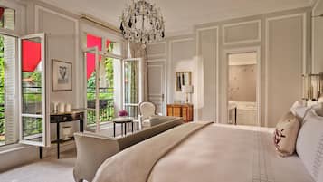 Deluxe Suite | Premium bedding, Select Comfort beds, minibar, in-room safe