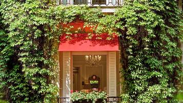 Luxe beddengoed, Select Comfort-bedden, een minibar