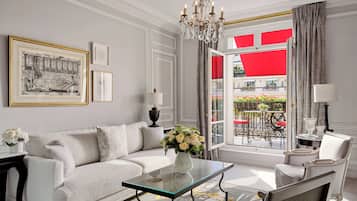 Suite Deluxe, Vue Avenue Montaigne avec Balcon | Sengetøy av topp kvalitet, senger med overmadrass og minibar