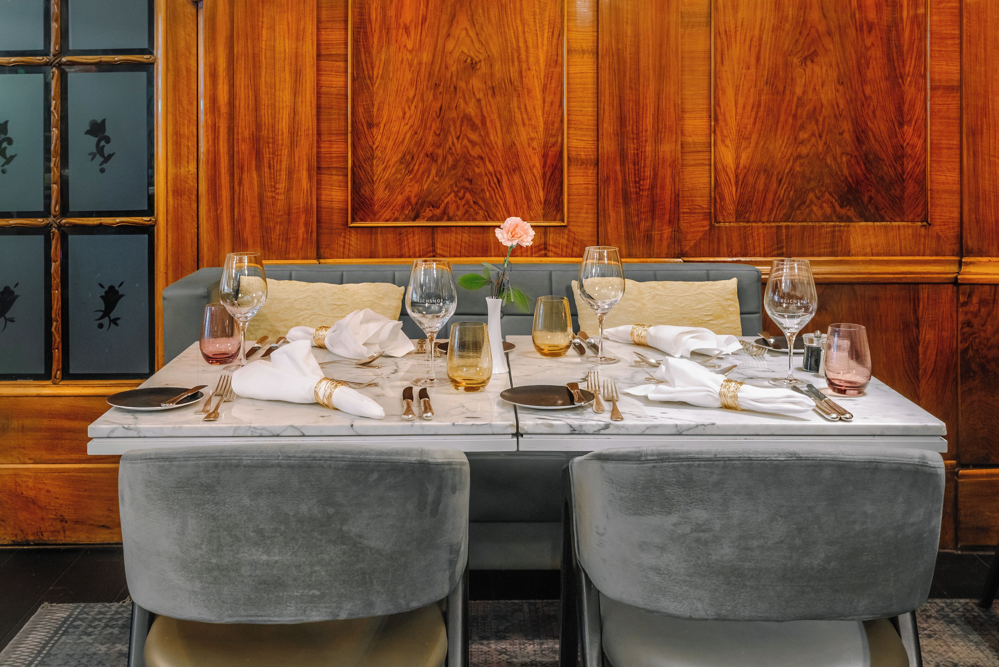 breakfast, lunch, dinner served; international cuisine