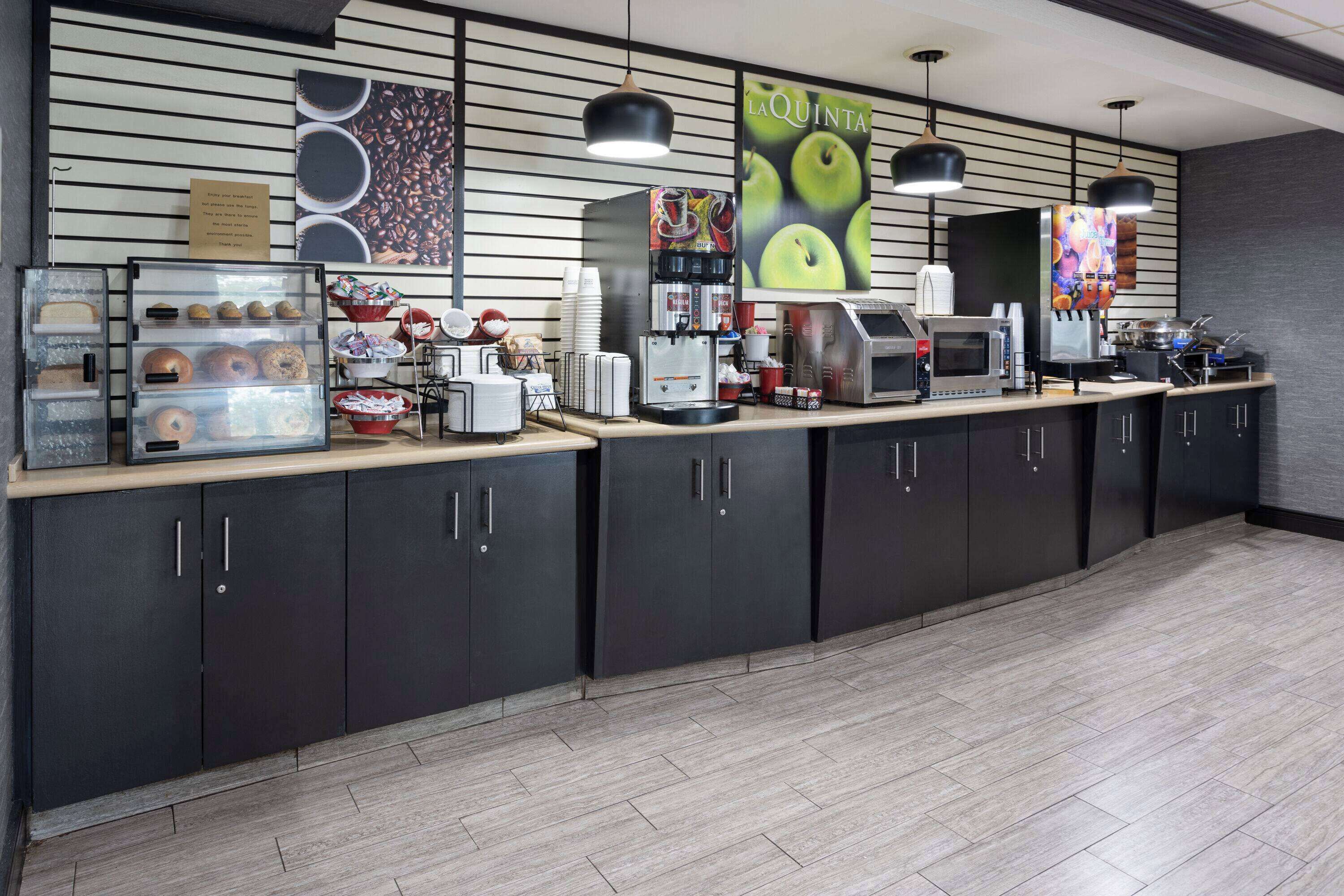 Desayuno continental incluido todos los días 