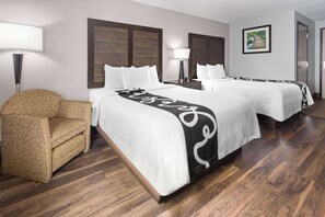 Habitación, 2 camas de matrimonio, no fumadores | Colchones con acolchado adicional y escritorio