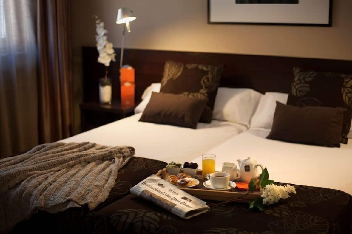 Minibar, caja de seguridad en la habitación, escritorio y wifi gratis