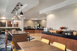 Free daily full breakfast - Fairfield Inn & Suites Stillwater (Stillwater)