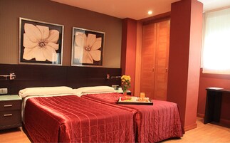 Széf a szobában, íróasztal, vasaló/vasalódeszka és ingyenes wifi