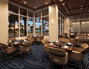 6 restaurants, breakfast, lunch, dinner served; Italian cuisine