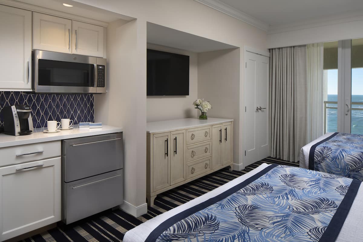 1 bedroom, premium bedding, minibar, in-room safe