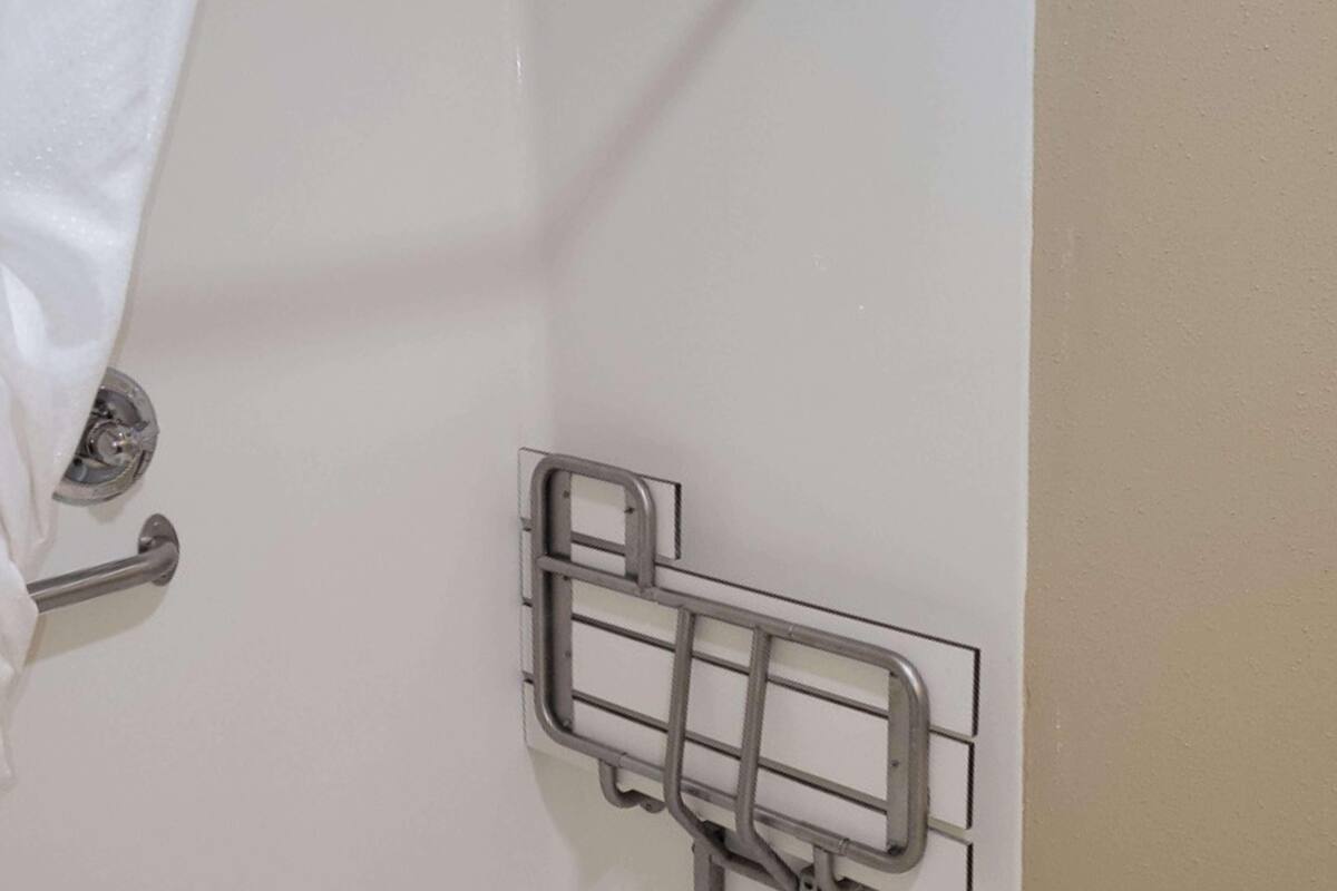 客房内保险箱、熨斗/熨衣板、免费 WiFi、床单