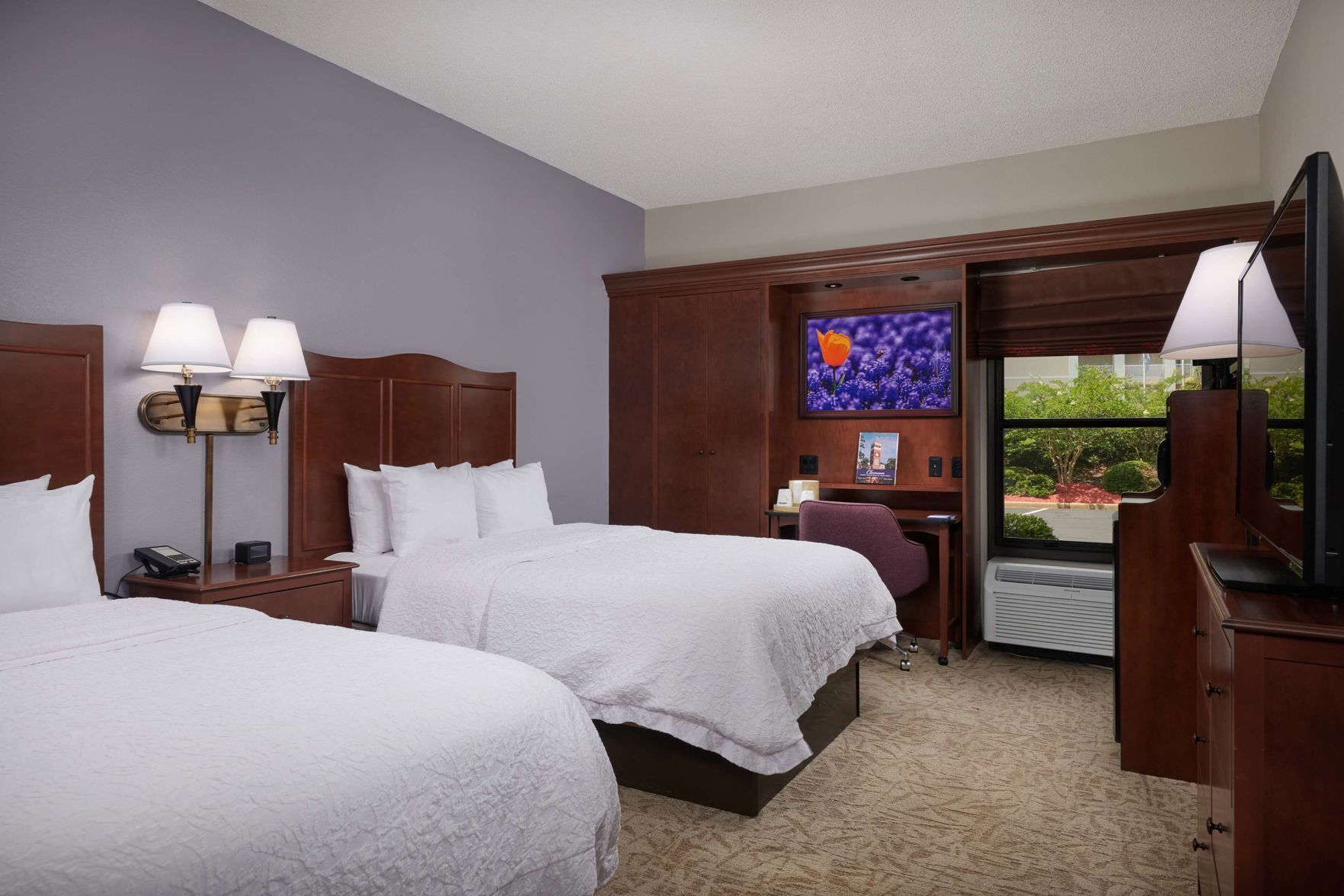 Hypo-allergenic bedding, iron/ironing board, free WiFi, bed sheets