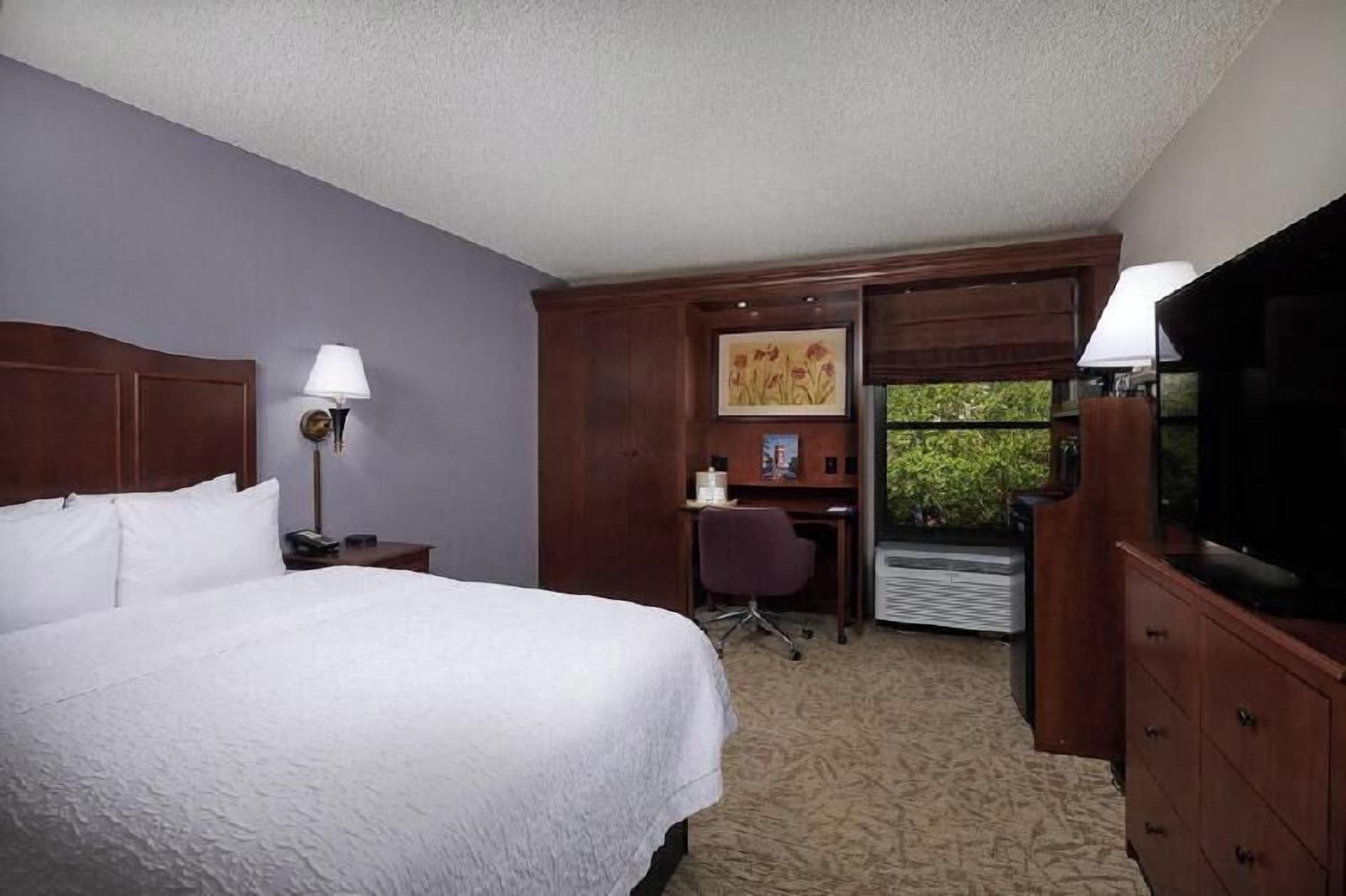 Hypo-allergenic bedding, iron/ironing board, free WiFi, bed sheets